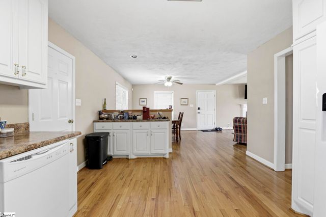 109 Palmetto Street, Cowpens, SC 29330