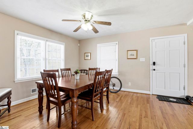 109 Palmetto Street, Cowpens, SC 29330