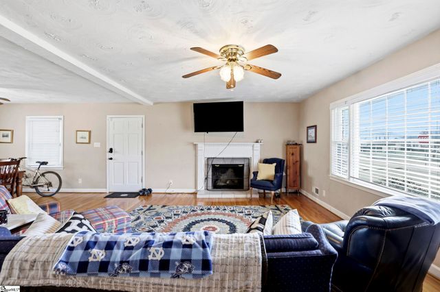 109 Palmetto Street, Cowpens, SC 29330