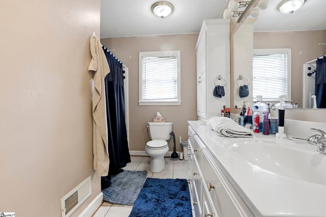 109 Palmetto Street, Cowpens, SC 29330