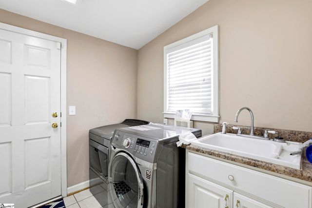 109 Palmetto Street, Cowpens, SC 29330