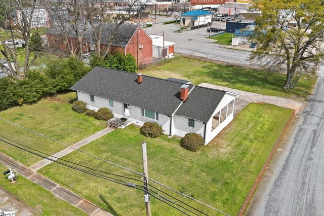 109 Palmetto Street, Cowpens, SC 29330