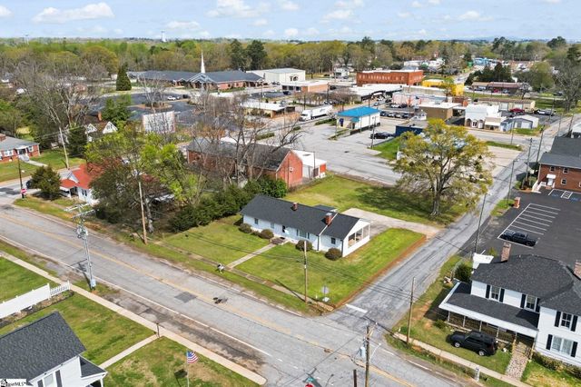 109 Palmetto Street, Cowpens, SC 29330