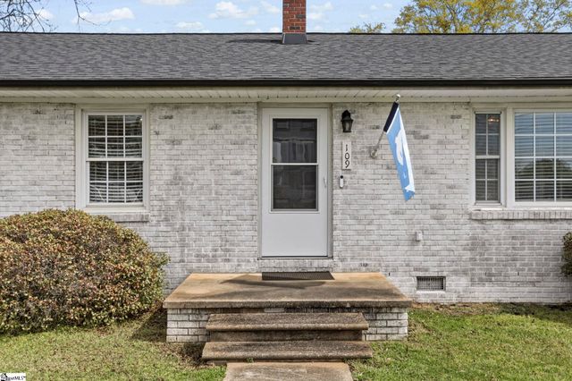 109 Palmetto Street, Cowpens, SC 29330