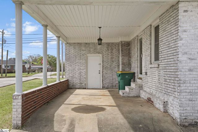 109 Palmetto Street, Cowpens, SC 29330