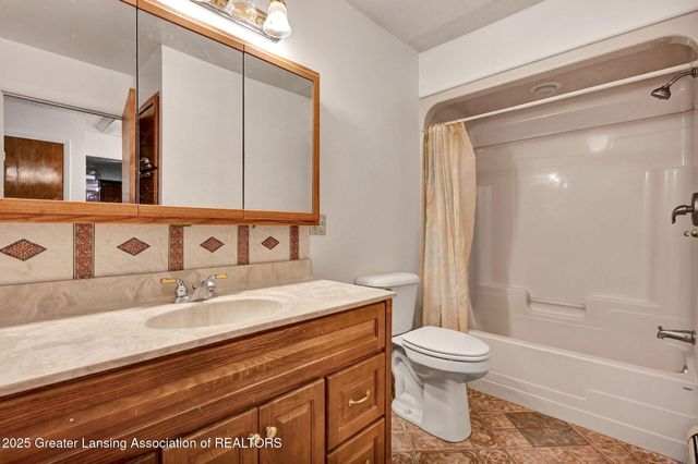 11191 W Chadwick Road, Eagle, MI 48822