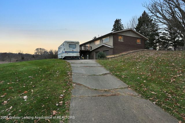 11191 W Chadwick Road, Eagle, MI 48822