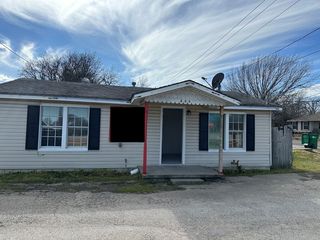806 N Robinson Drive, Robinson, TX 76706