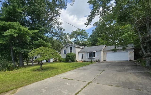 2046 N Roberts Road, Muskegon, MI 49445