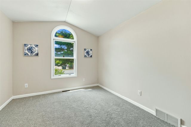 2046 N Roberts Road, Muskegon, MI 49445