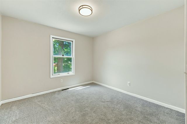 2046 N Roberts Road, Muskegon, MI 49445