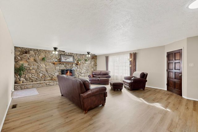 1110 Ranchero Road, Bosque Farms, NM 87068