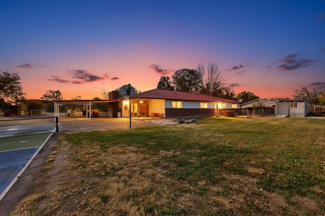 1110 Ranchero Road, Bosque Farms, NM 87068