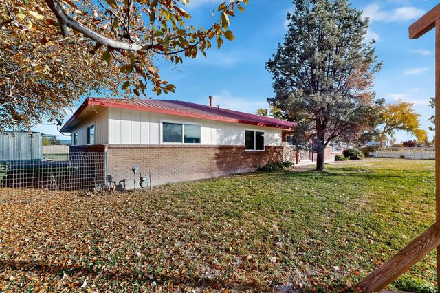 1110 Ranchero Road, Bosque Farms, NM 87068