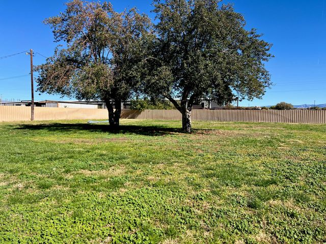 1110 Ranchero Road, Bosque Farms, NM 87068