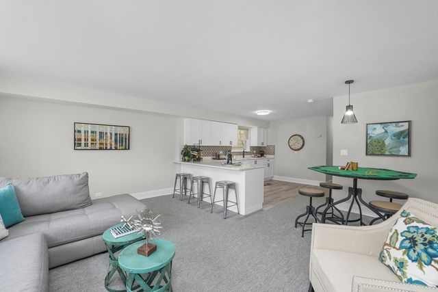 2716 N 73rd Avenue, Elmwood Park, IL 60707