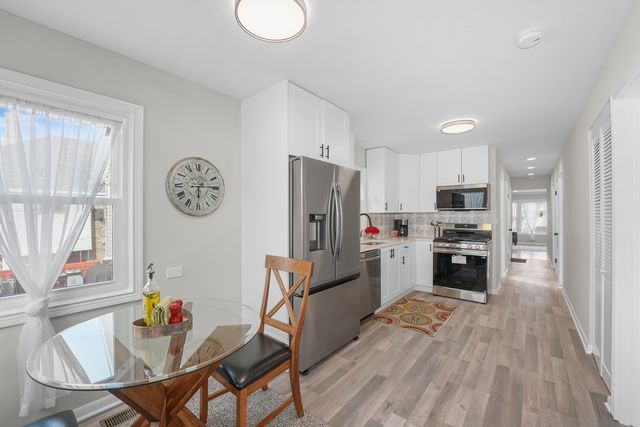 2716 N 73rd Avenue, Elmwood Park, IL 60707