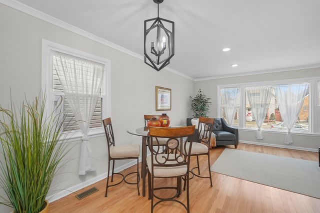 2716 N 73rd Avenue, Elmwood Park, IL 60707