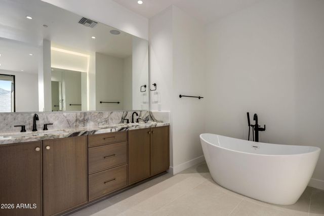 37200 N CAVE CREEK Road 2102, Scottsdale, AZ 85262