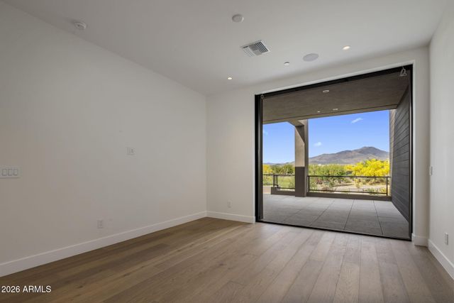 37200 N CAVE CREEK Road 2102, Scottsdale, AZ 85262