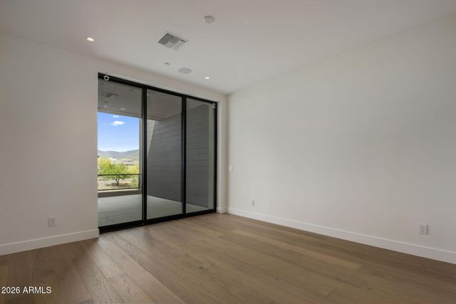 37200 N CAVE CREEK Road 2102, Scottsdale, AZ 85262