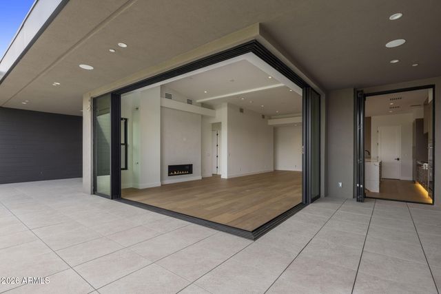 37200 N CAVE CREEK Road 2102, Scottsdale, AZ 85262