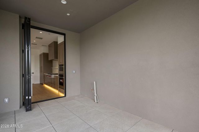 37200 N CAVE CREEK Road 2102, Scottsdale, AZ 85262