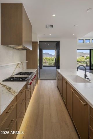 37200 N CAVE CREEK Road 2102, Scottsdale, AZ 85262