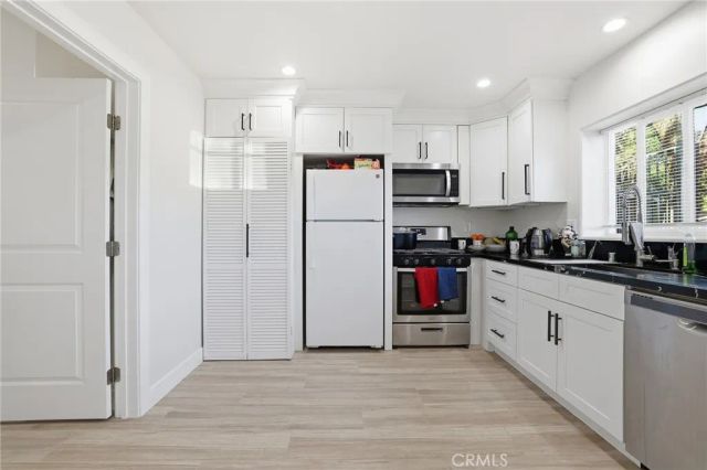 23956 Los Rosas Street, West Hills, CA 91304