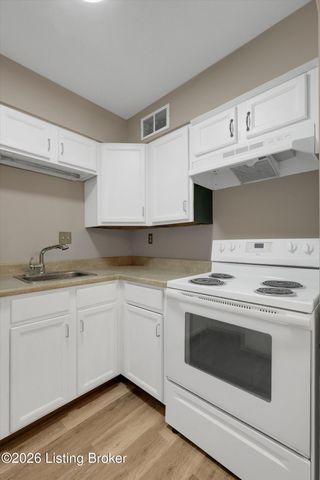 4028 Poplar Level Rd APT 7, Louisville, KY 40213