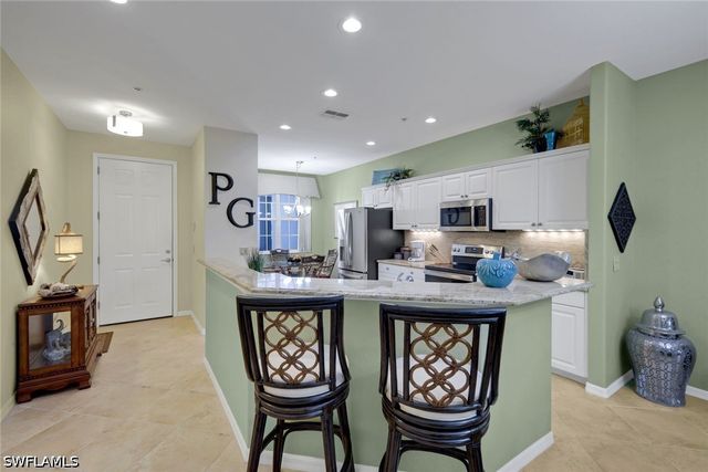 4864 Hampshire CT 203, Naples, FL 34112