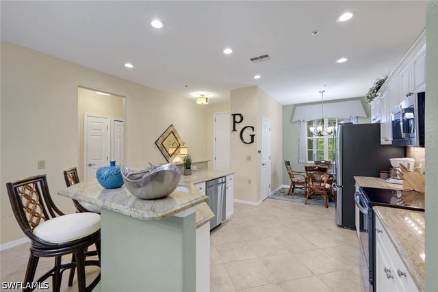 4864 Hampshire CT 203, Naples, FL 34112