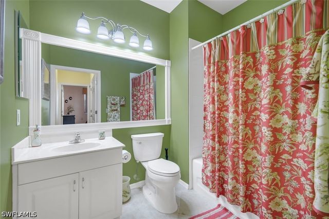 4864 Hampshire CT 203, Naples, FL 34112