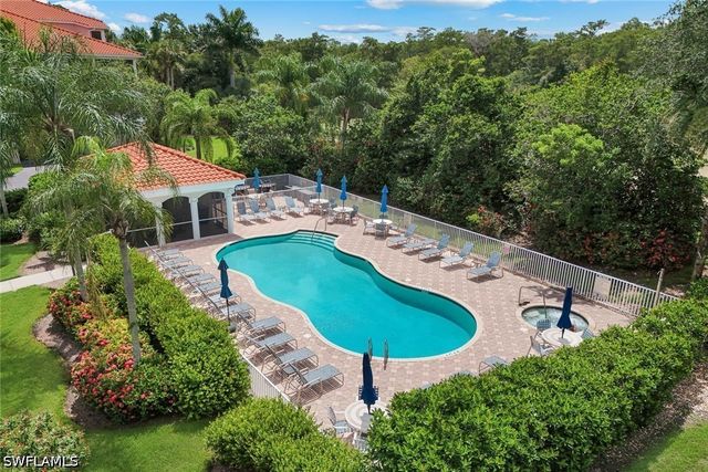 4864 Hampshire CT 203, Naples, FL 34112