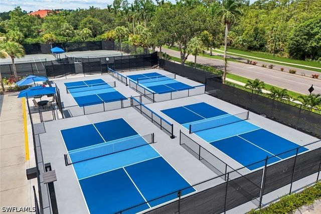 4864 Hampshire CT 203, Naples, FL 34112