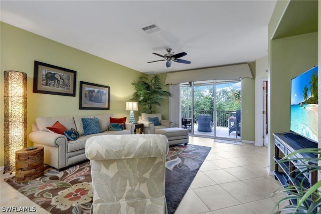 4864 Hampshire CT 203, Naples, FL 34112