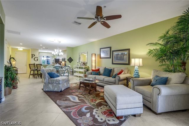 4864 Hampshire CT 203, Naples, FL 34112