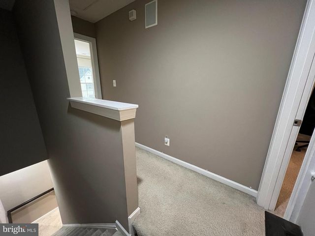 8193 FALLS GROVE DRIVE, Manassas, VA 20111