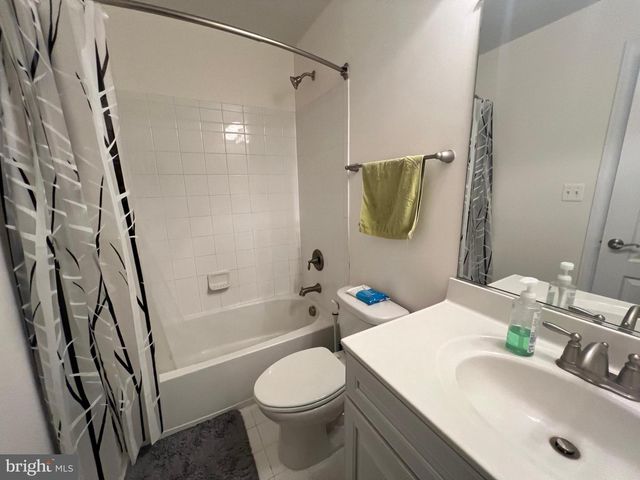 8193 FALLS GROVE DRIVE, Manassas, VA 20111
