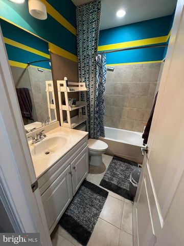 8193 FALLS GROVE DRIVE, Manassas, VA 20111