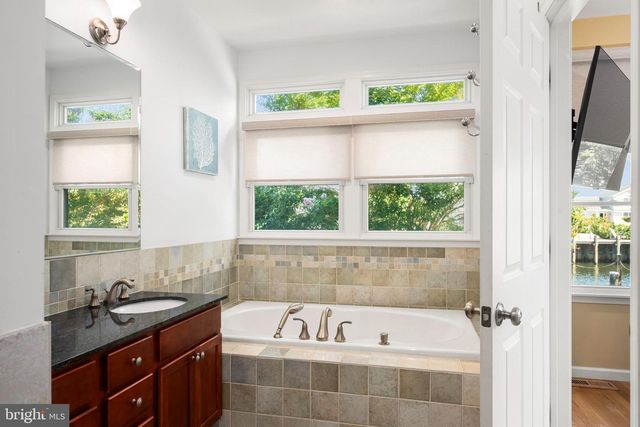 215 NAUTILUS DR, Long Beach Township, NJ 08008