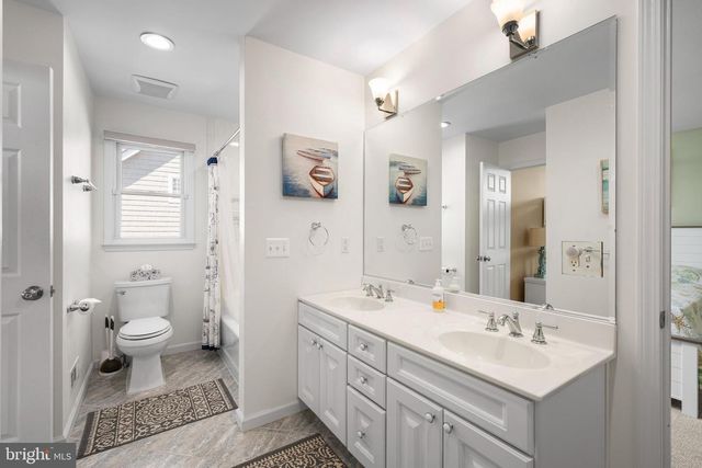 215 NAUTILUS DR, Long Beach Township, NJ 08008