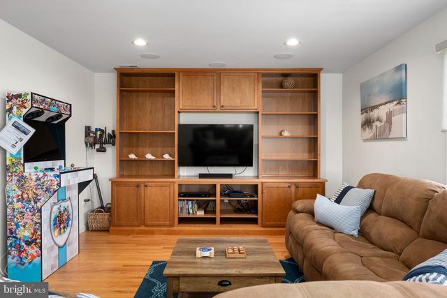 215 NAUTILUS DR, Long Beach Township, NJ 08008