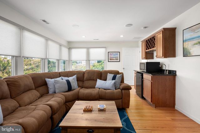 215 NAUTILUS DR, Long Beach Township, NJ 08008