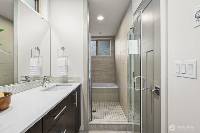 3818 B 23rd Avenue W, Seattle, WA 98199