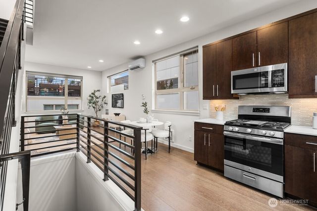 3818 B 23rd Avenue W, Seattle, WA 98199