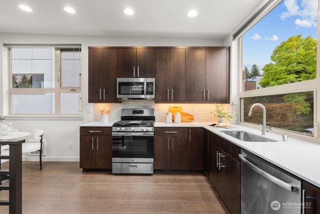 3818 B 23rd Avenue W, Seattle, WA 98199