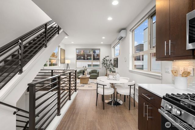 3818 B 23rd Avenue W, Seattle, WA 98199