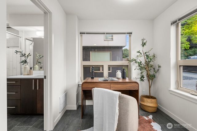 3818 B 23rd Avenue W, Seattle, WA 98199