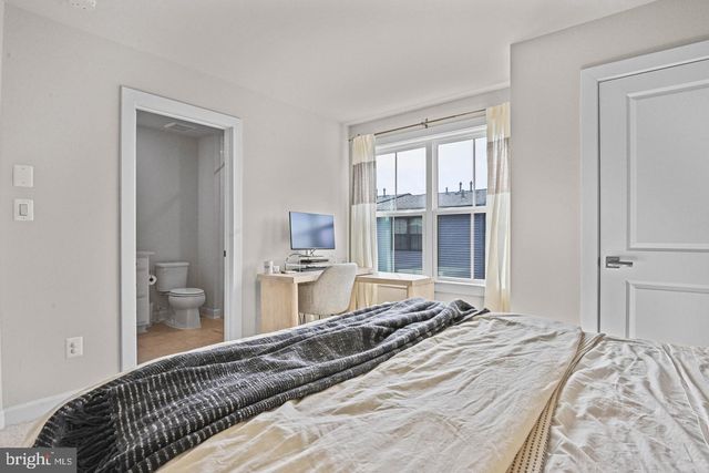 13007 HATTONTOWN SQ, Herndon, VA 20171